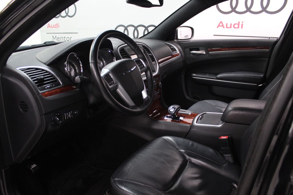 Thumbnail: 2013 Chrysler 300 - 10