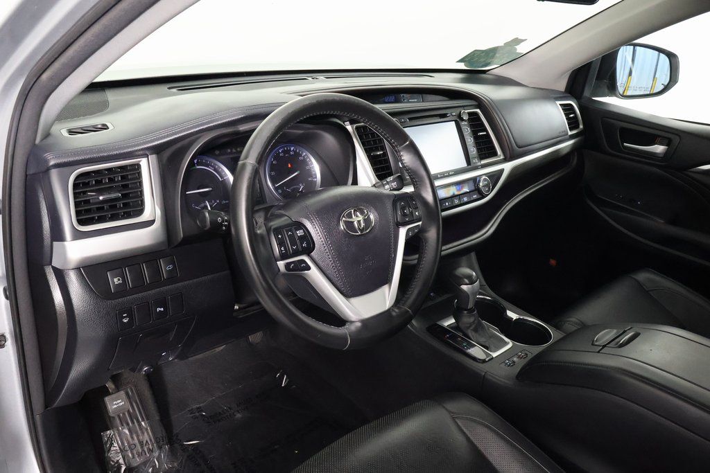 Thumbnail: 2017 Toyota Highlander - 7