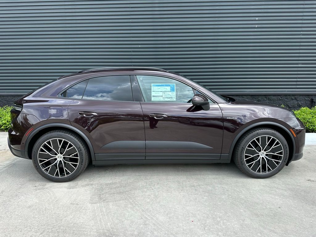 Thumbnail: 2025 Porsche Macan - 8