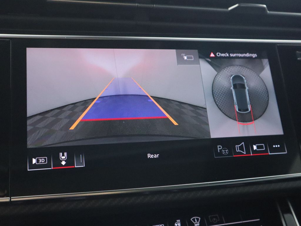 Thumbnail: 2026 Audi RS Q8 - 17