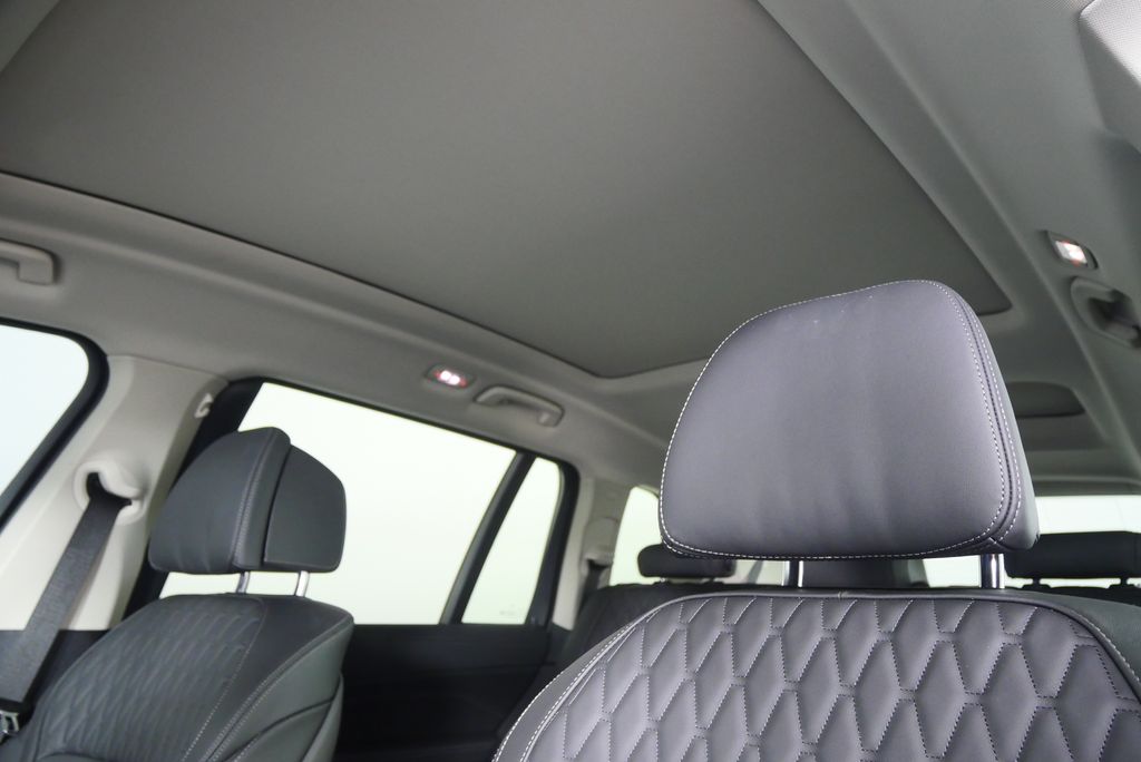 Thumbnail: 2024 BMW X7 - 12