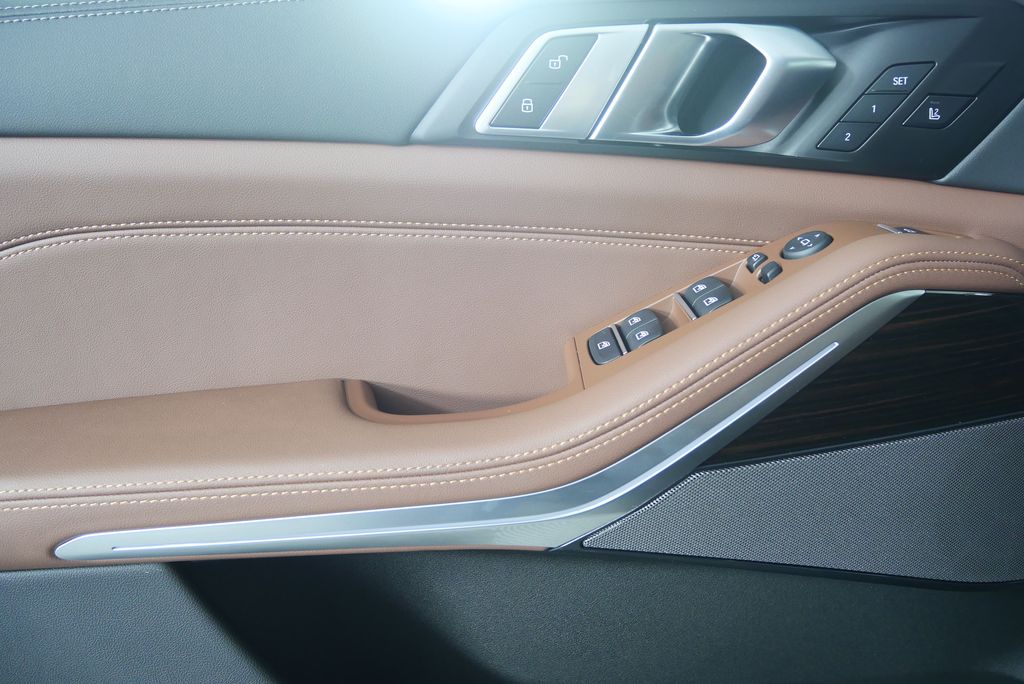 Thumbnail: 2026 BMW X5 - 9