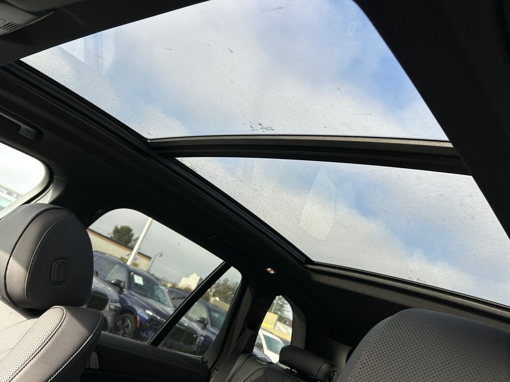 Thumbnail: 2026 BMW X5 - 16