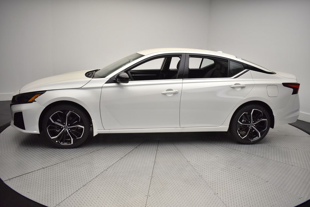 Thumbnail: 2025 Nissan Altima - 8