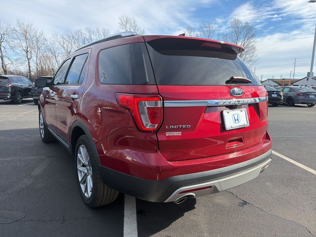 Thumbnail: 2016 Ford Explorer - 3