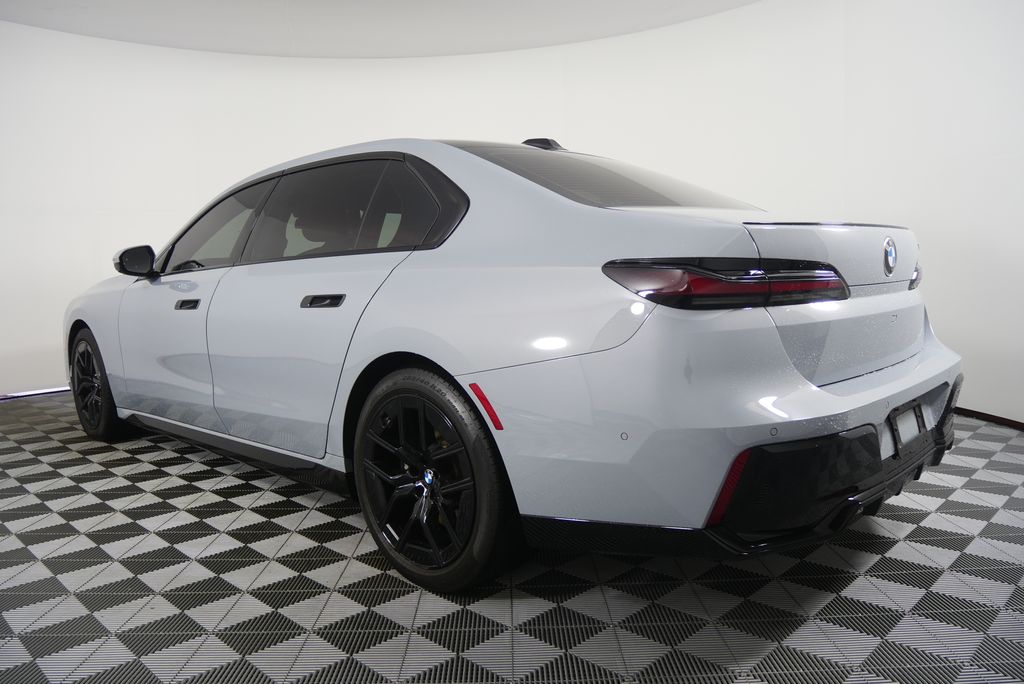Thumbnail: 2023 BMW 7 Series - 5