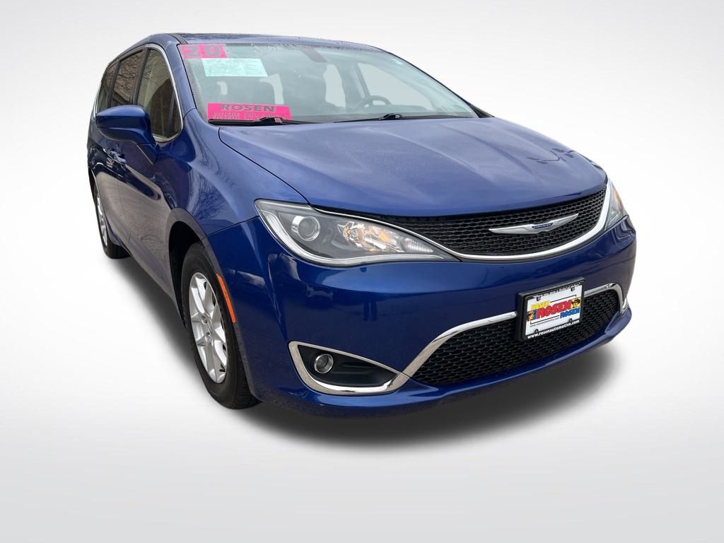 2020 Chrysler Pacifica Touring photo