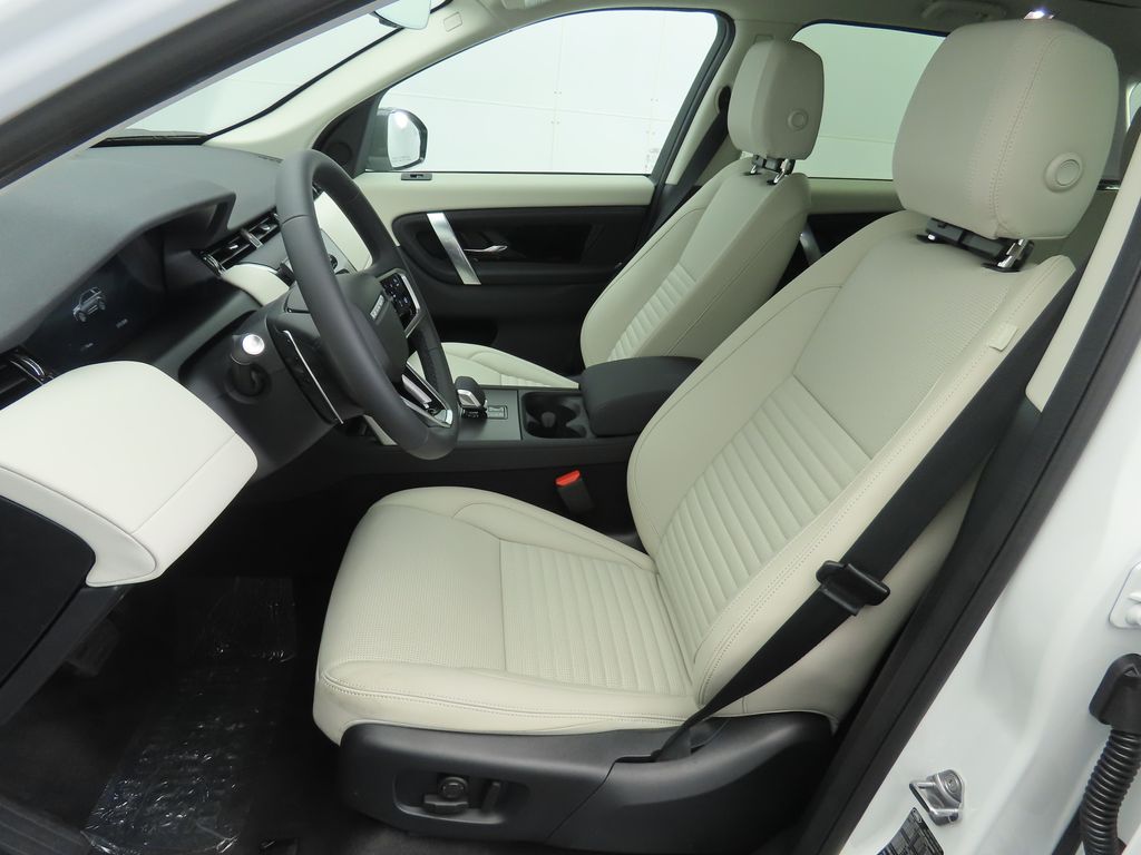 Thumbnail: 2024 Land Rover Discovery Sport - 19