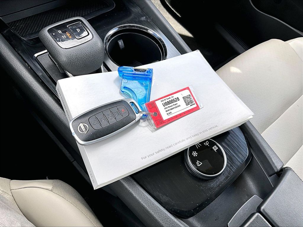 2023 Nissan Rogue — photo 31