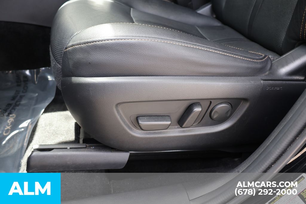 Used 2025 Black Mazda 3.3 Turbo Preferred image 12