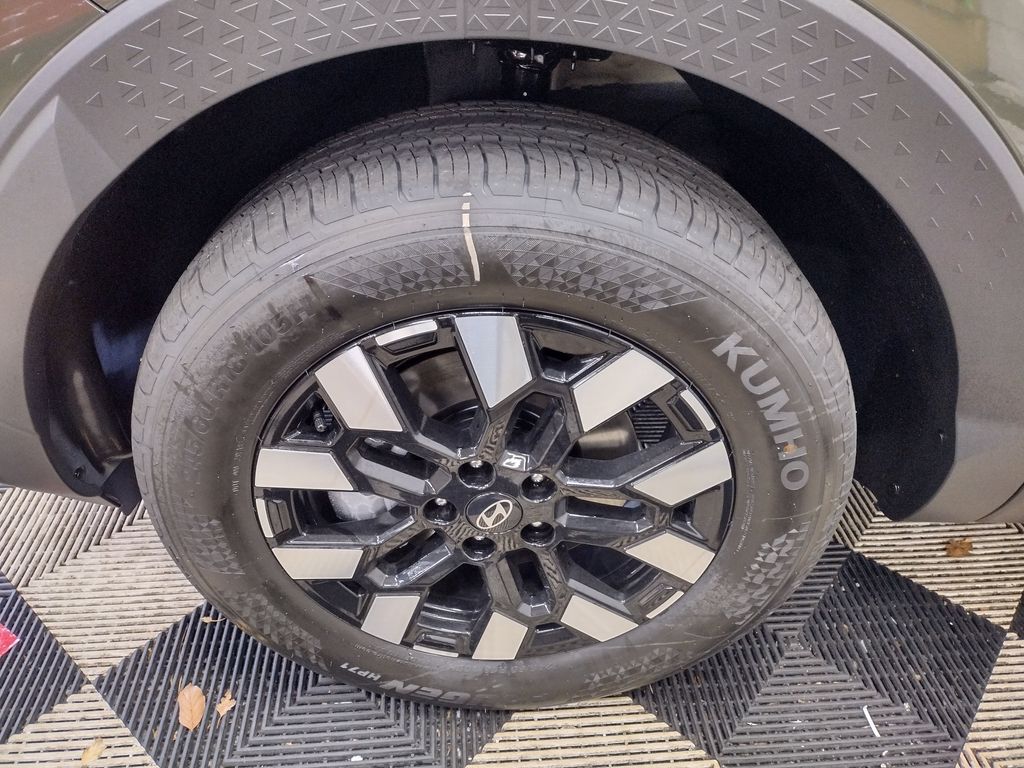 2026 Hyundai Santa Cruz SEL Activity photo 3