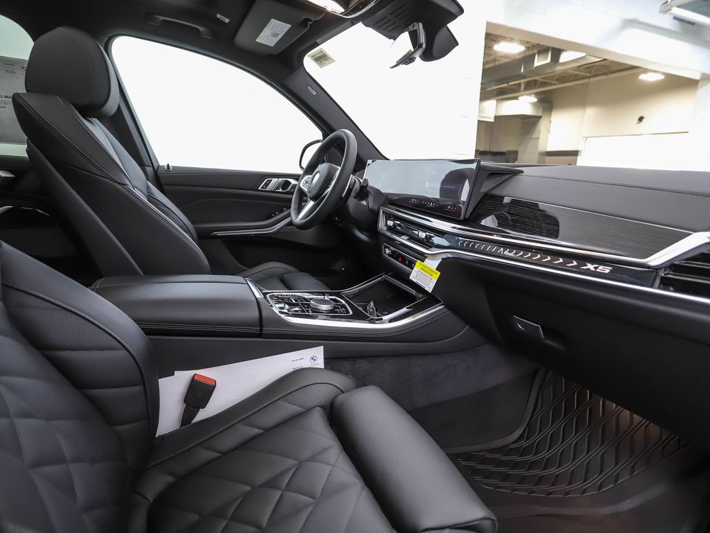 Thumbnail: 2026 BMW X5 - 30