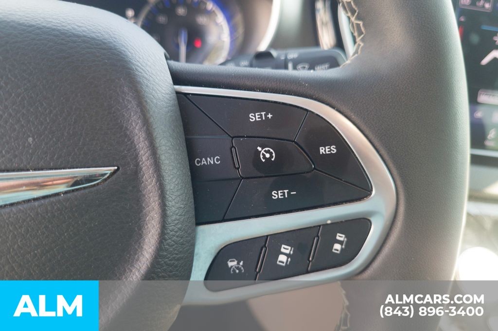 Used 2024 Black Chrysler Touring L image 10