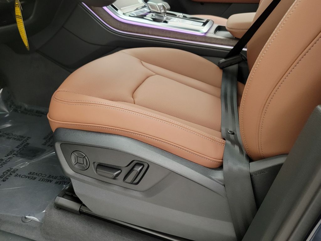 Thumbnail: 2026 Audi Q7 - 30