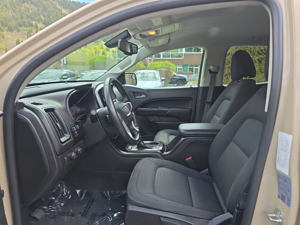 View vehicle photo 6