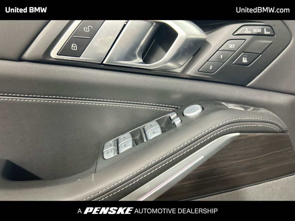 Thumbnail: 2024 BMW X7 - 11