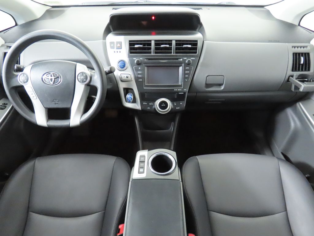 2012 Toyota Prius v Five 13