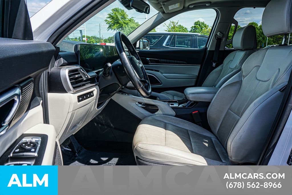 Used 2024 White Kia EX image 19