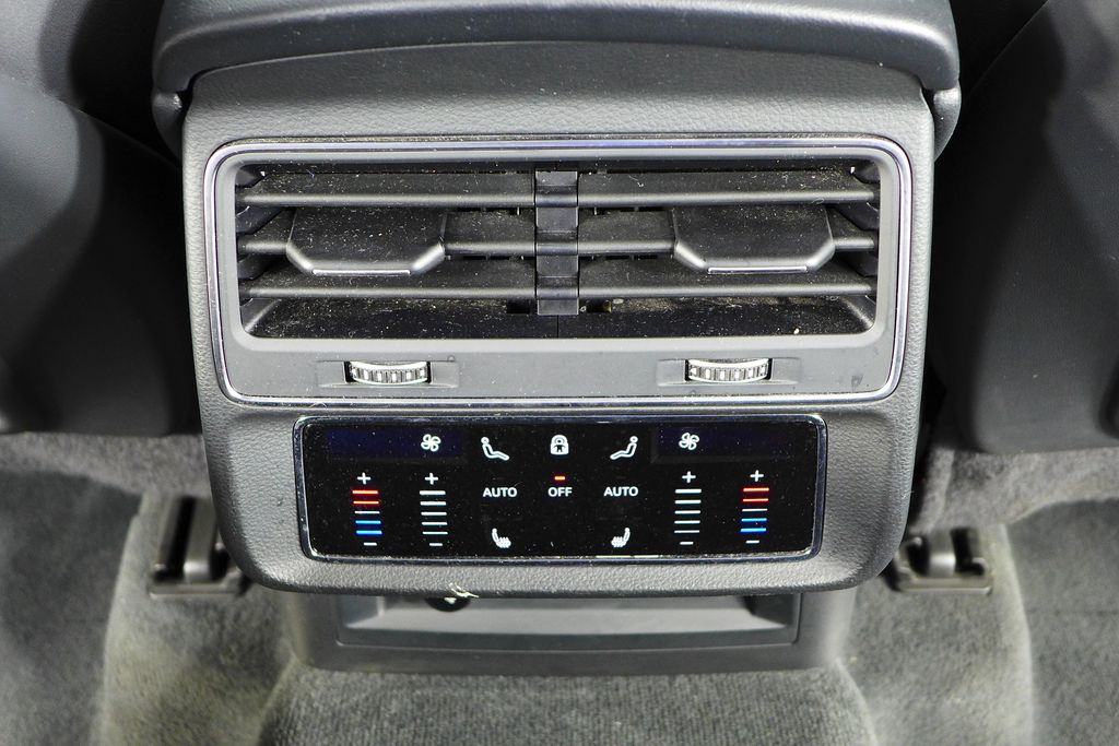 Thumbnail: 2022 Audi Q7 - 24