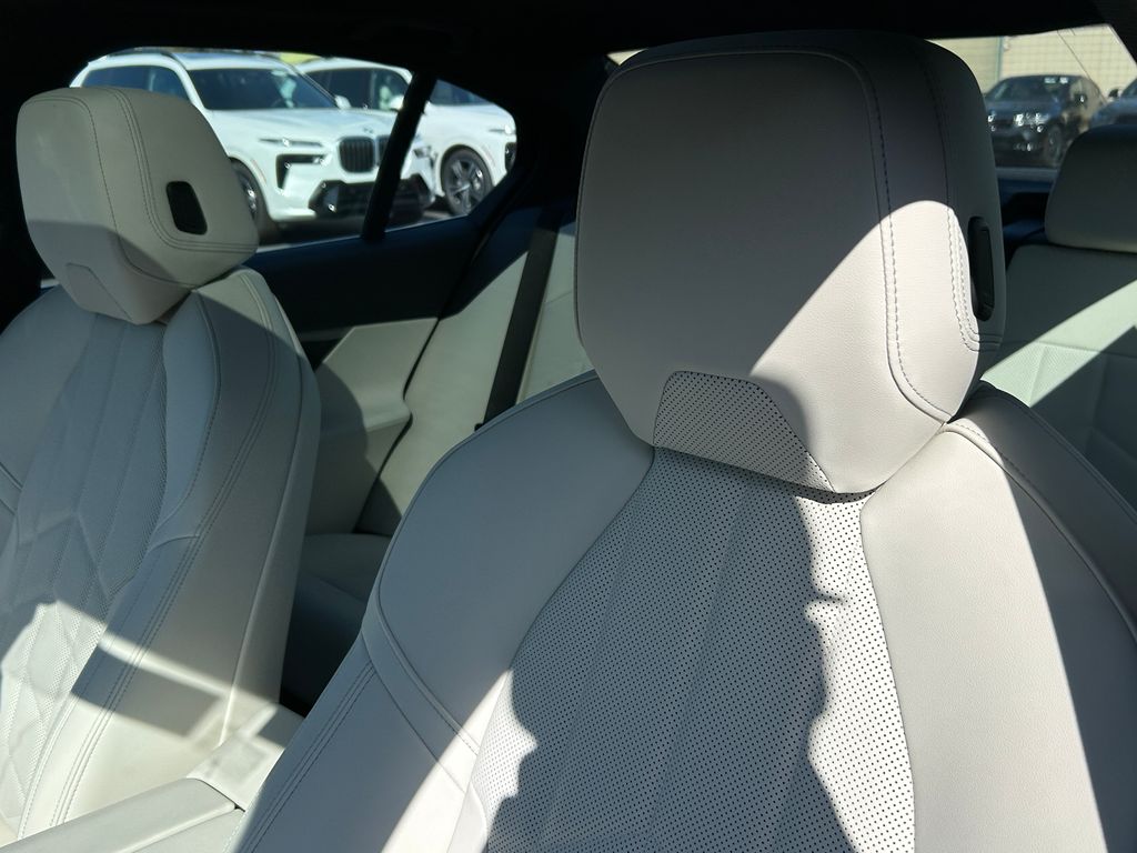2025 BMW i5 eDrive40 14