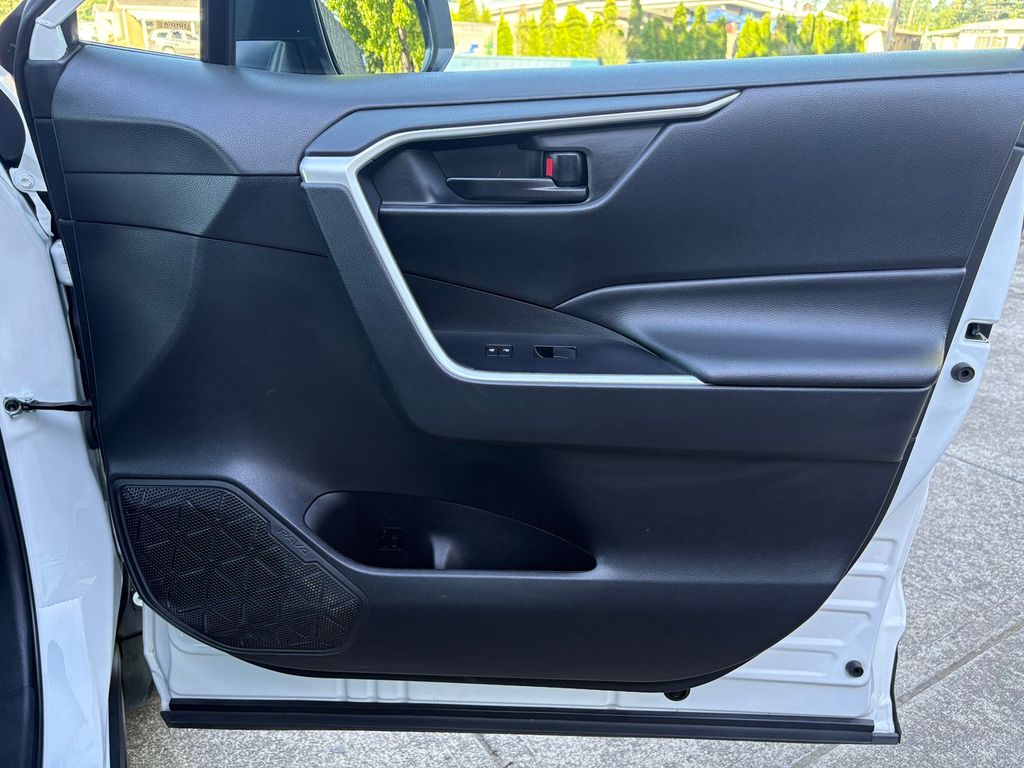2023 Toyota RAV4 Hybrid LE