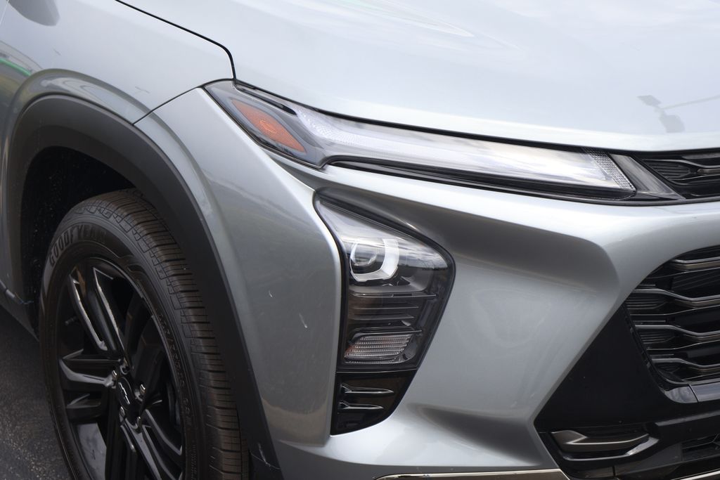 Thumbnail: 2025 Chevrolet Trax - 4