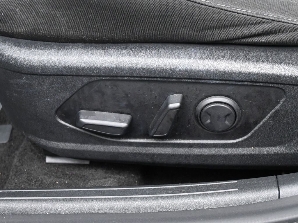 Used 2022 Electric Shadow Hyundai SEL image 12