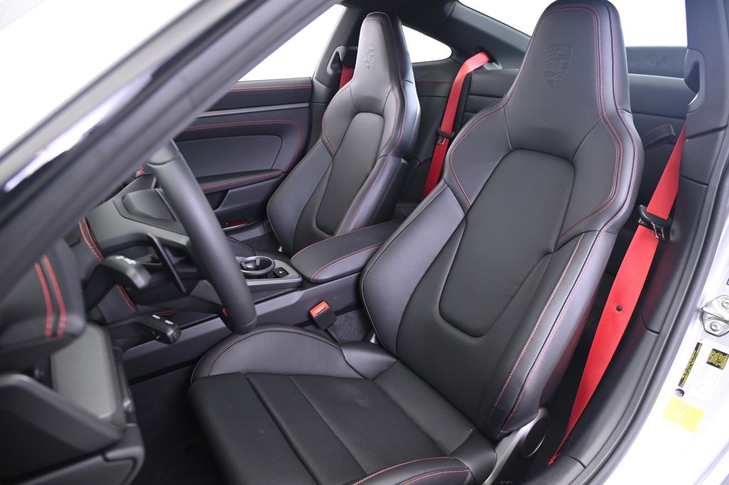 Thumbnail: 2025 Porsche 911 - 5