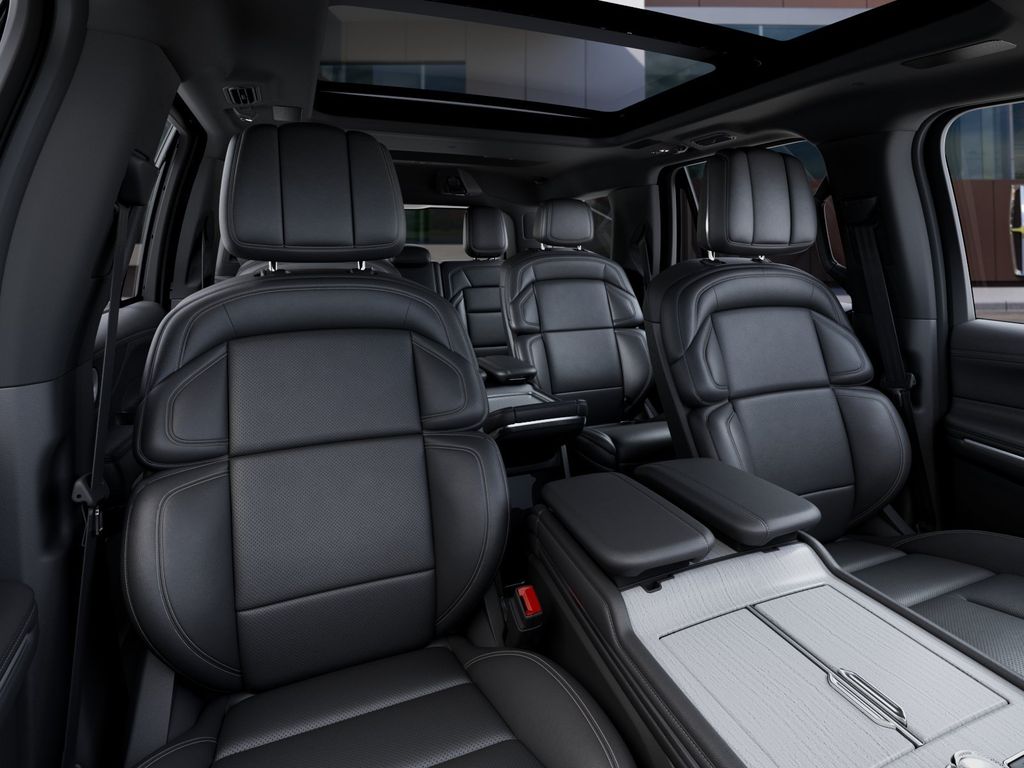 Thumbnail: 2027 Lincoln Navigator - 10