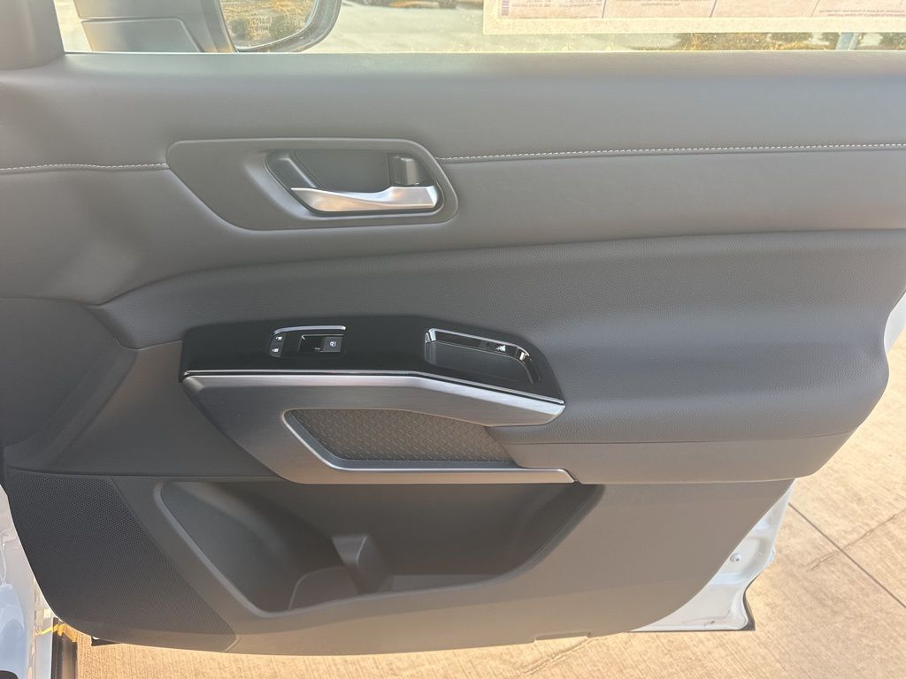2025 Everest White Pearl Tricoat Nissan Pathfinder SL FWD SUV