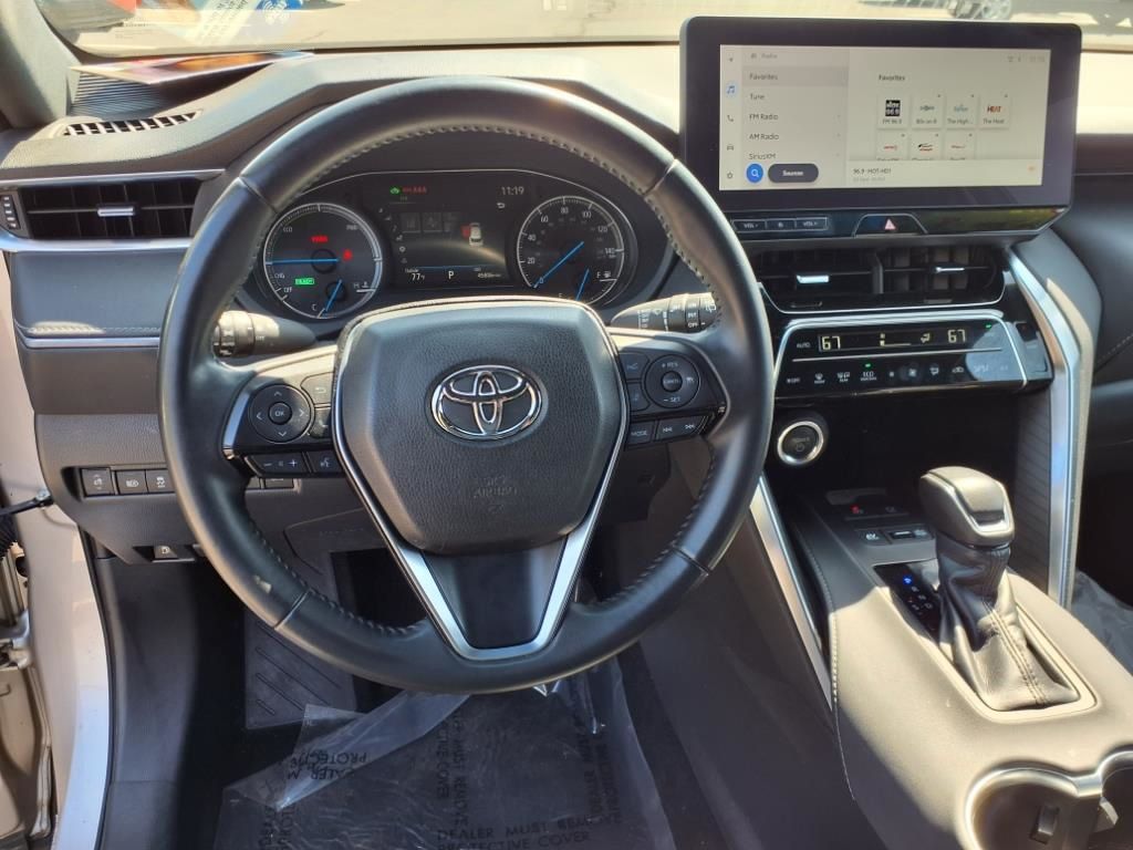 2024 Toyota Venza XLE photo 10