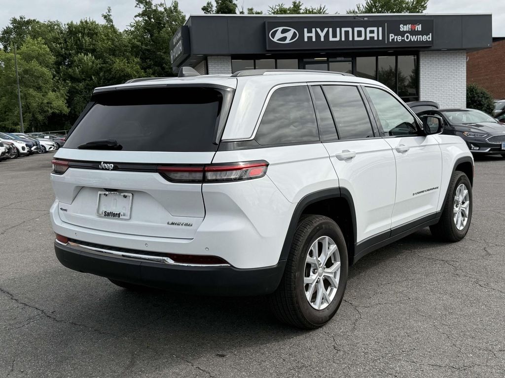 Used 2023 White Jeep Limited image 10