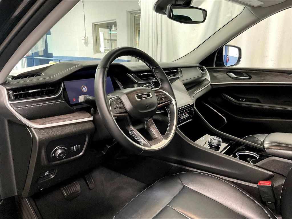 2022 Jeep Grand Cherokee L — photo 8