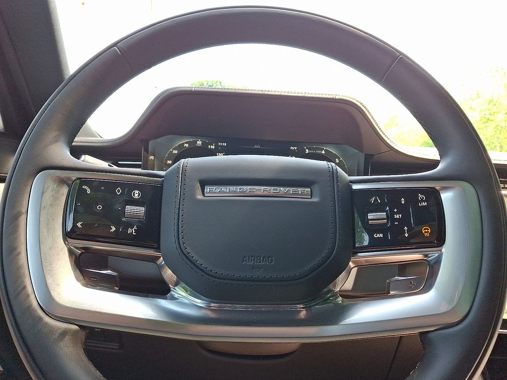 2025 Land Rover Range Rover SE 11