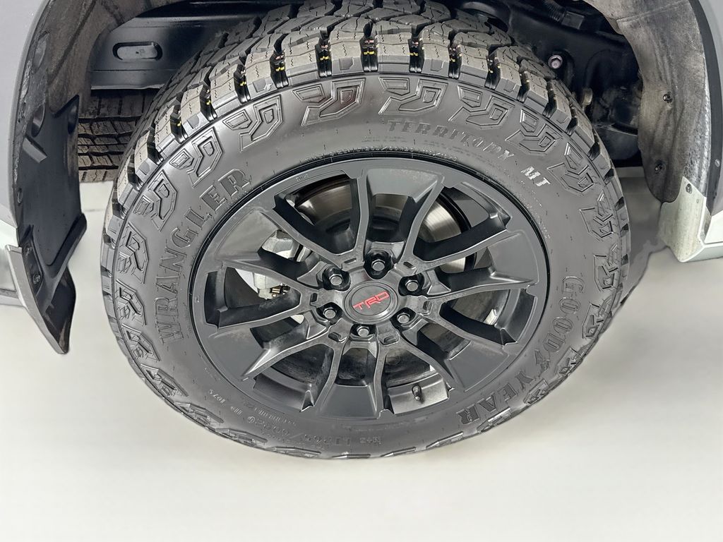 Thumbnail: 2024 Toyota Sequoia - 32