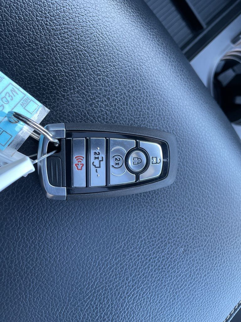 Certified Used 2022 White Ford Lariat image 87