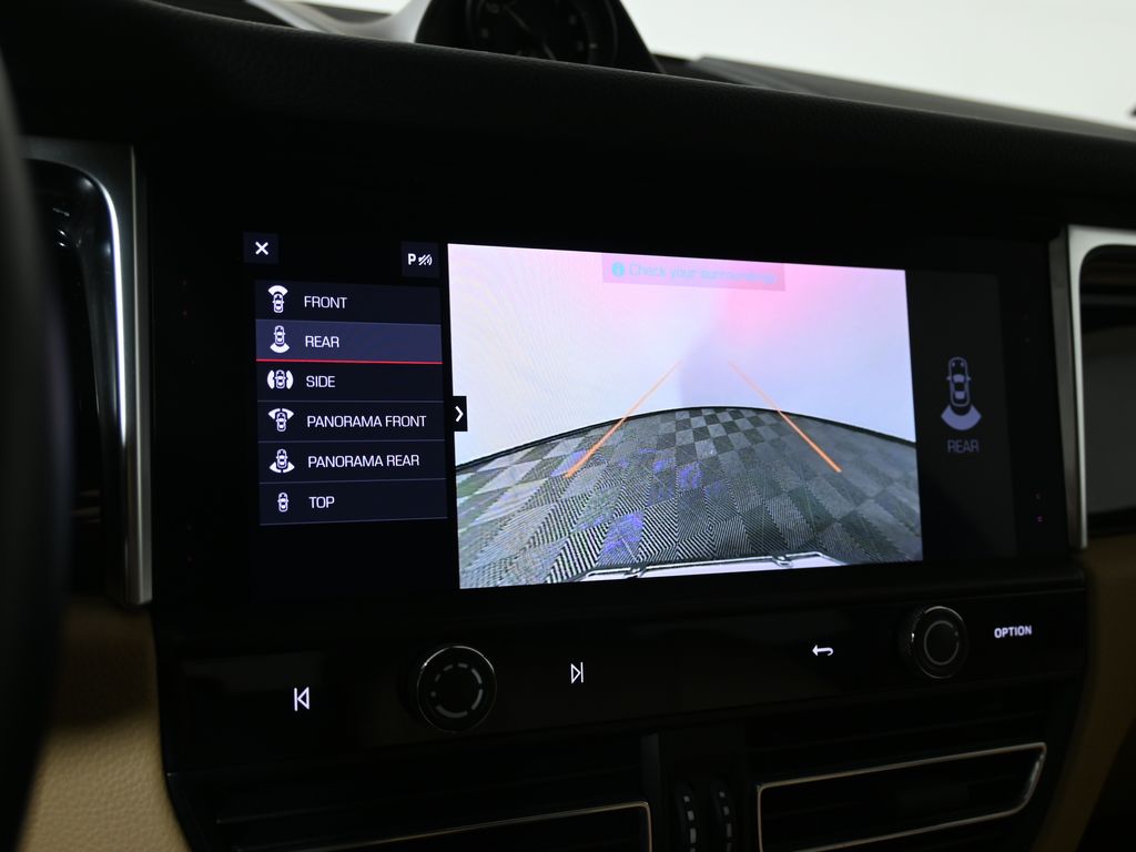 Thumbnail: 2024 Porsche Macan - 28