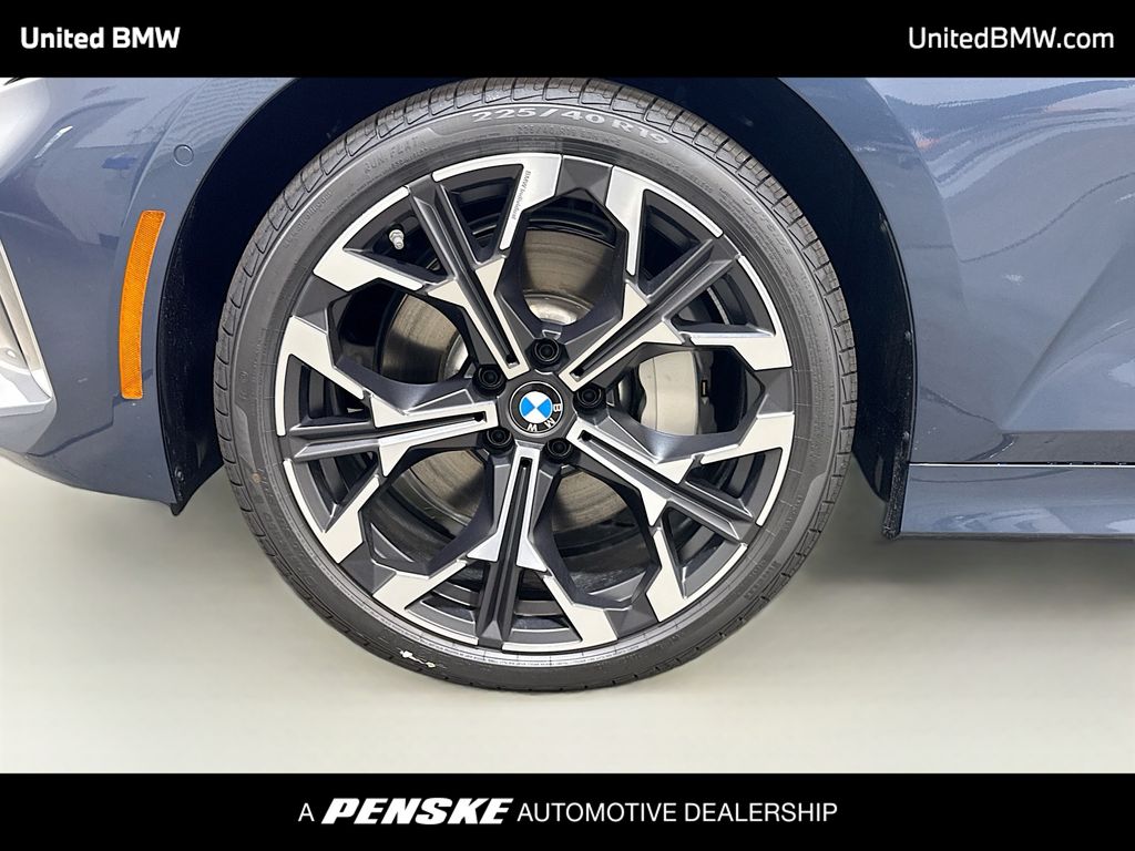 Thumbnail: 2026 BMW 3 Series - 2