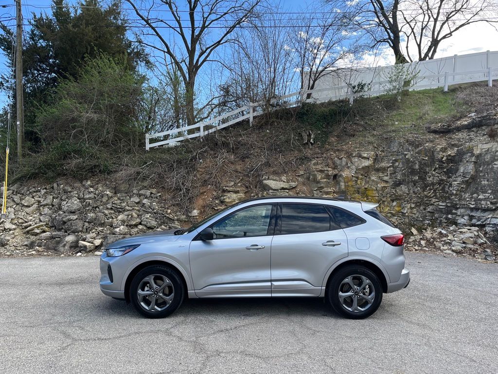 View vehicle photo 3