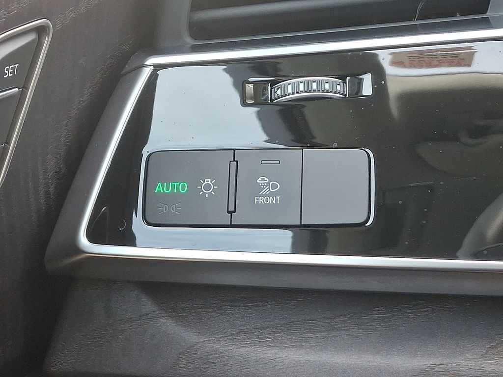 Thumbnail: 2025 Audi Q7 - 24