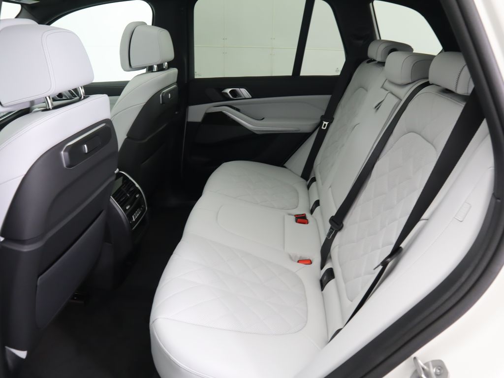 Thumbnail: 2026 BMW X5 - 22