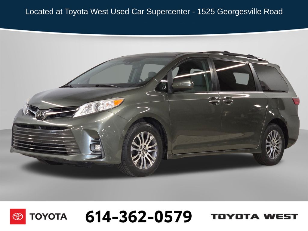 2020 Toyota Sienna XLE