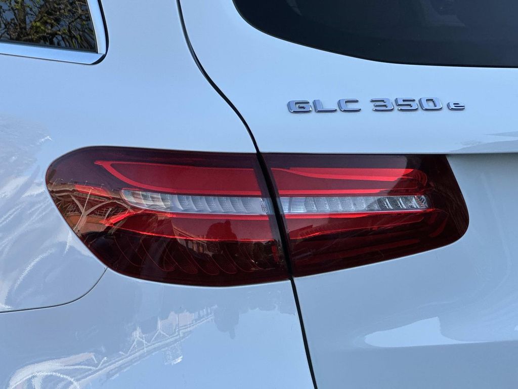 Thumbnail: 2018 Mercedes-Benz GLC - 14