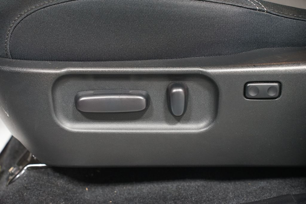 Thumbnail: 2023 Toyota Tacoma - 28