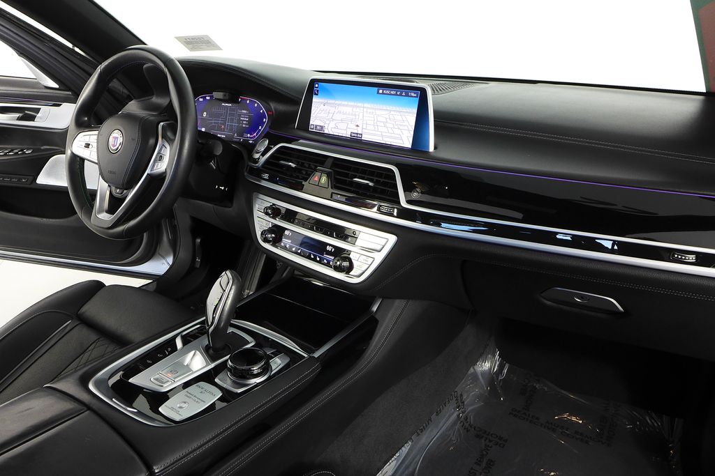Thumbnail: 2022 BMW 7 Series - 13