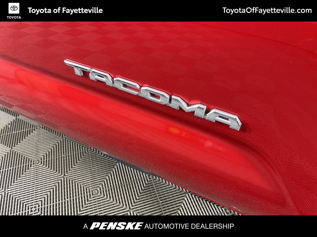 Thumbnail: 2016 Toyota Tacoma - 3