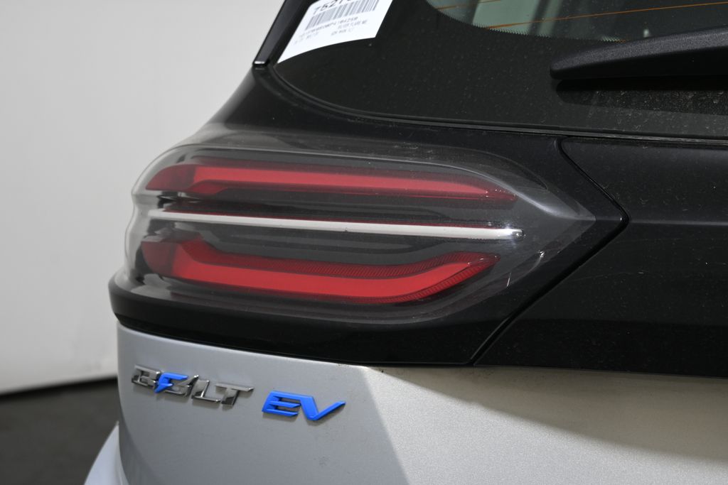 Thumbnail: 2023 Chevrolet Bolt EV - 12