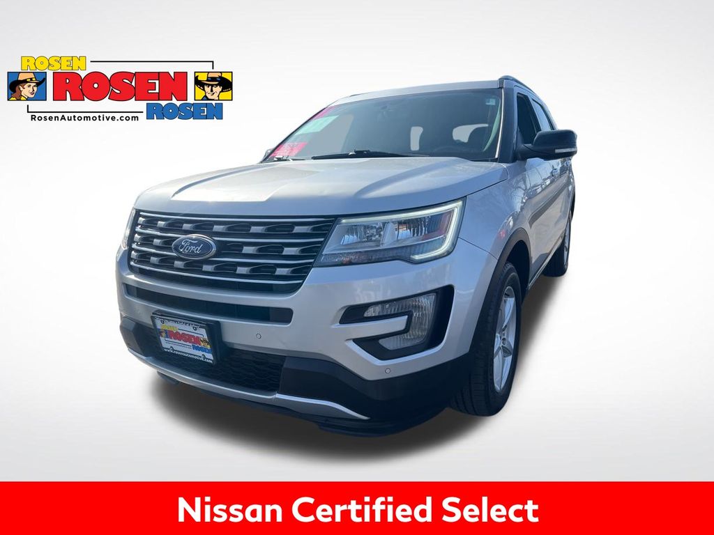 2017 Ford Explorer XLT photo