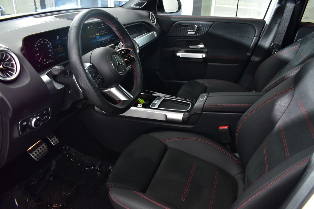 Thumbnail: 2025 Mercedes-Benz GLB - 13