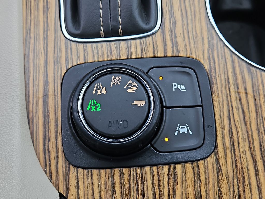 2017 GMC Acadia Denali photo